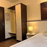 فندق Schlueter & Restaurant 2*