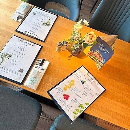 Schlueter & Restaurant מלון Wankendorf