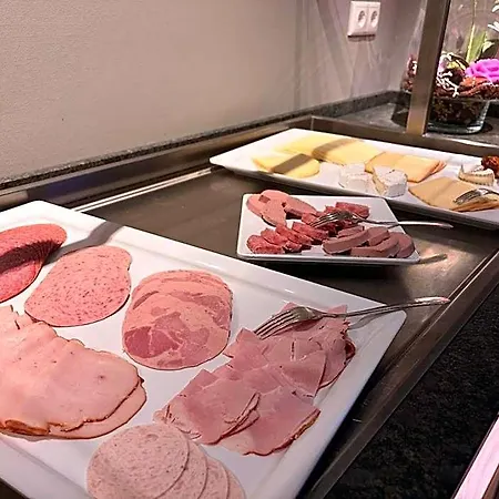 מלון Schlueter & Restaurant Wankendorf