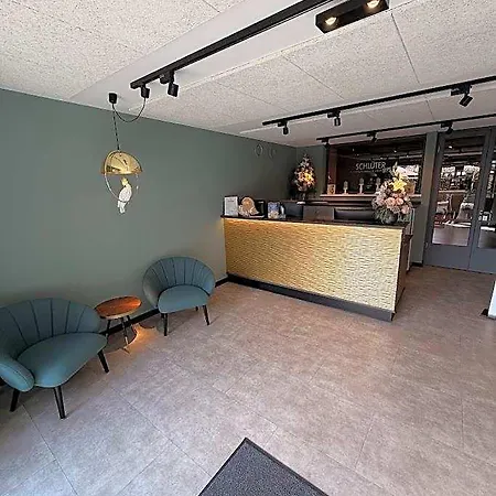 מלון Schlueter & Restaurant 2*