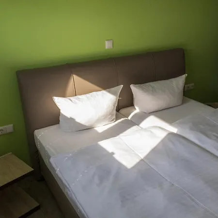 Schlueter & Restaurant Hotel 2*